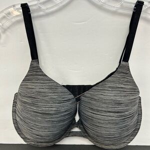 Victoria Secret underwire tee shirt bra/Gray and black/ 34DD